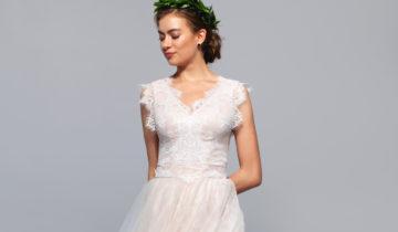 Suknie ślubne – nie tylko biel – urozmaicenie w postaci beżu i różu